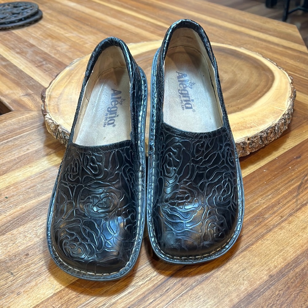 Allegria slip ons